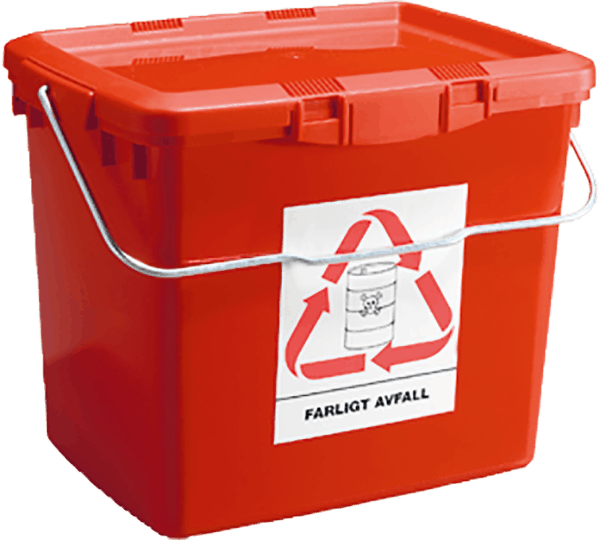 FA En röd farligt avfall-container. På framsidan av containern finns en etikett med symboler som indikerar farligt innehåll: tre pilar som bildar en triangel (återvinningssymbol) med en burk i mitten, och under det, texten ‘FARLIGT AVFALL’.